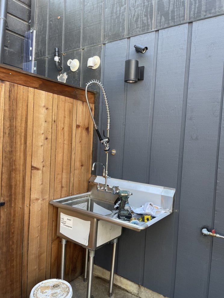 Commercial & Outdoor Sink Installation in Los Angeles